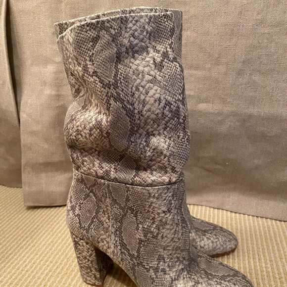 chinese laundry snakeskin boots